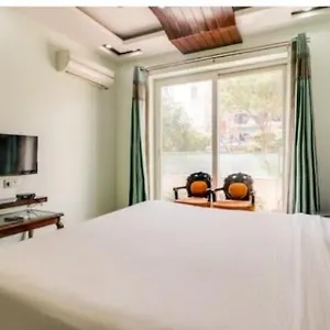 https://the-arjun-hotel.top-gurgaonhotels.com